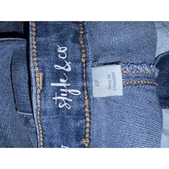 ￼Style & Co Women 6P 30X21 Blue Jean Mid Rise Capri Stretch Denim - Picture 9 of 10